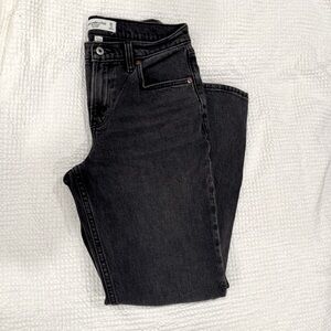 Abercrombie & Fitch Curve Love Mid Rise 90s Straight Jean - 26S / 2S